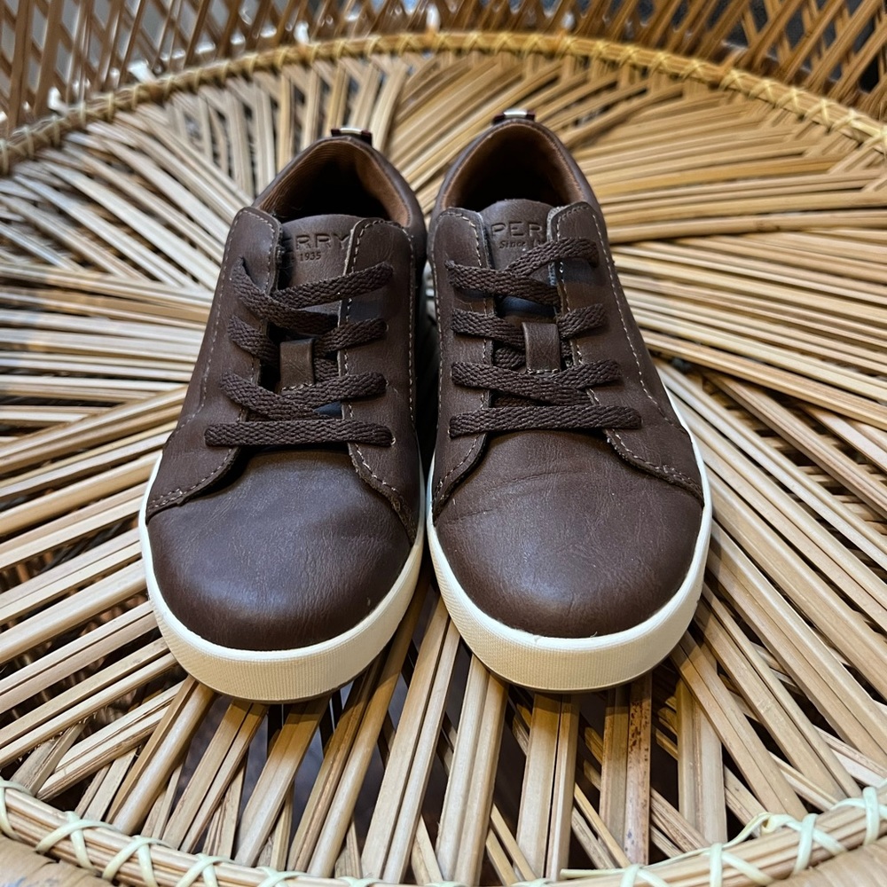 Kid’s Sperry sneaker